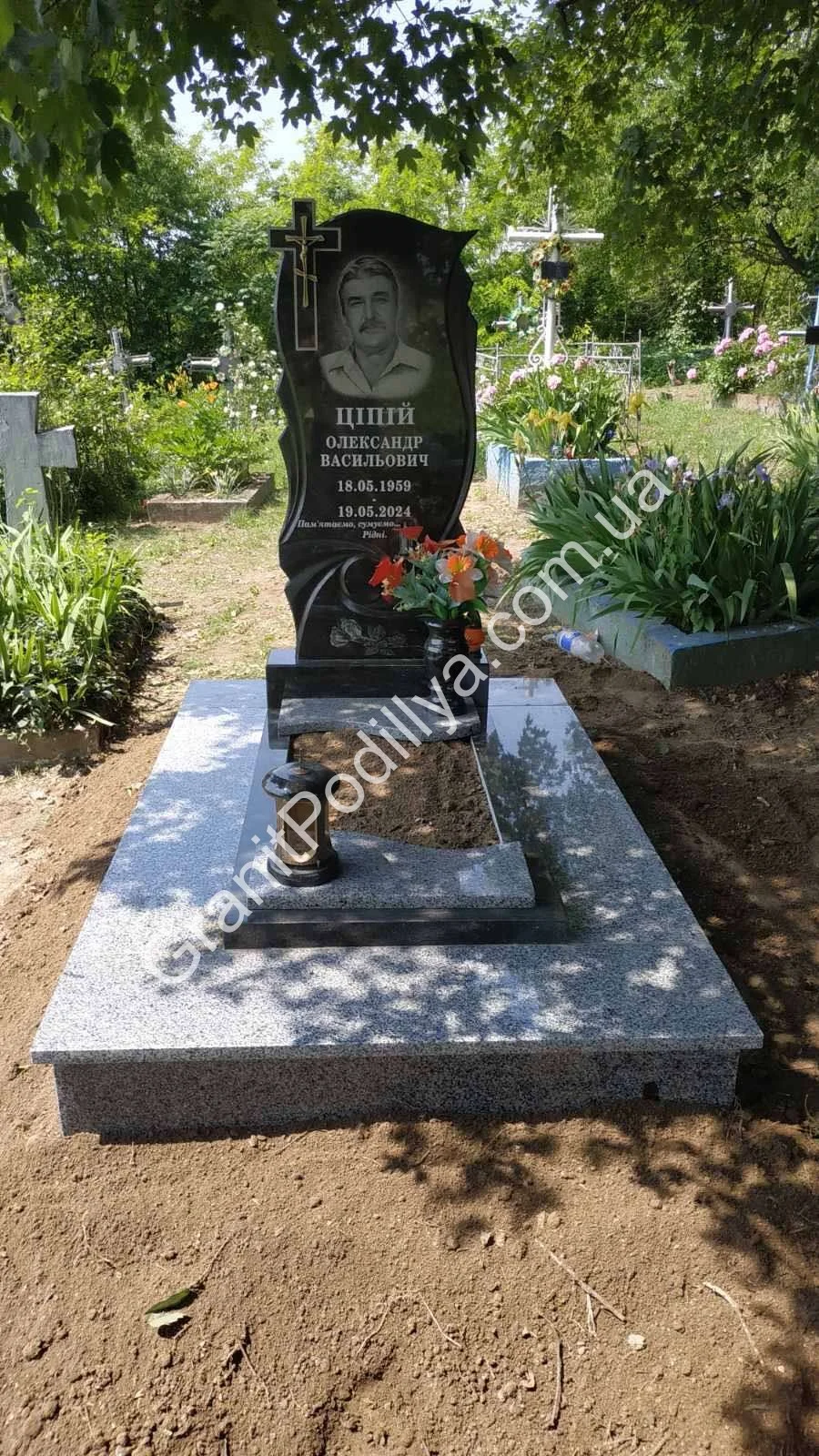 Подвійний пам'ятник з граніту - Кам'янець-Подільський | GranitPodillya